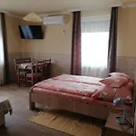 Imola Es Andrea Apartmanhaz 3 *