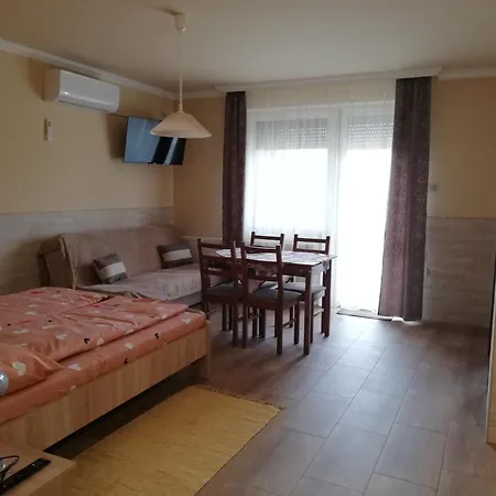 Imola Es Andrea Apartmanhaz 3 Lejlighed *