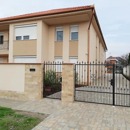 Imola Es Andrea Apartmanhaz 3 Lejlighed Hajdúszoboszló