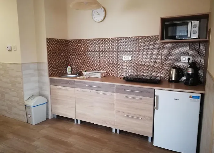 Апартаменты Imola Es Andrea Apartmanhaz 3 *