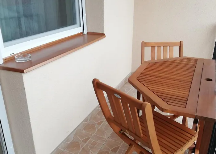 Imola Es Andrea Apartmanhaz 3 Хайдусобосло