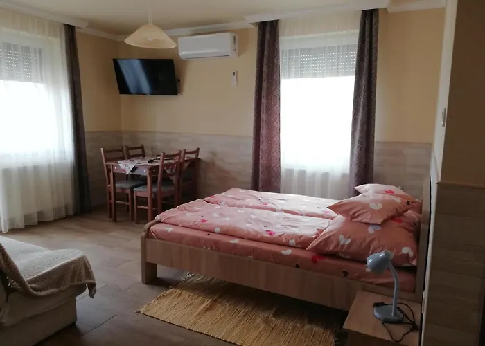 Imola Es Andrea Apartmanhaz 3 *